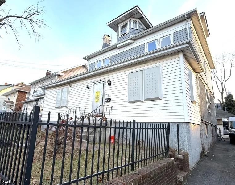 66 Scheerer Ave Newark City, NJ 07112