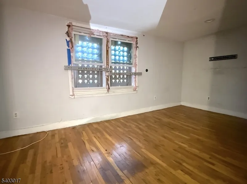 66 Scheerer Ave Newark City, NJ 07112