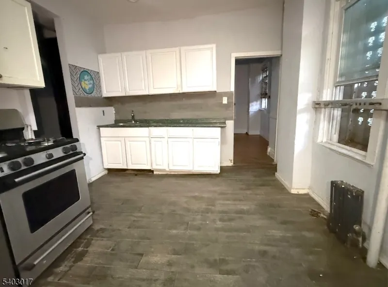 66 Scheerer Ave Newark City, NJ 07112