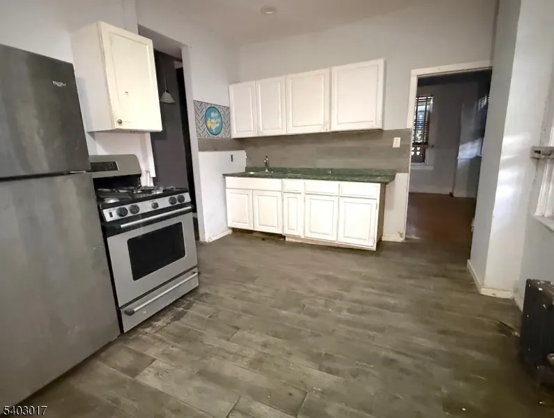 66 Scheerer Ave Newark City, NJ 07112