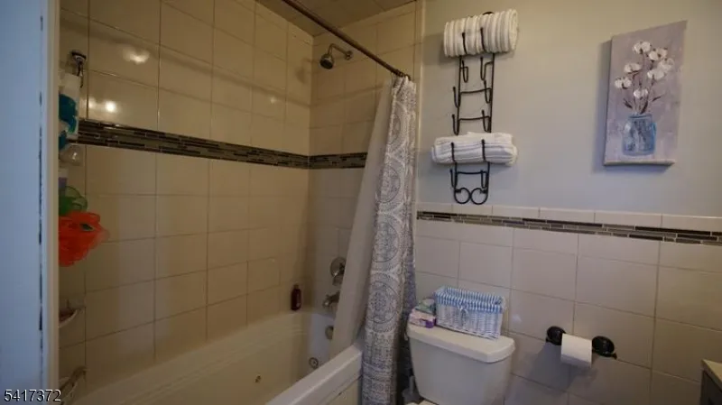 31 Kossuth St Haledon, NJ 07508