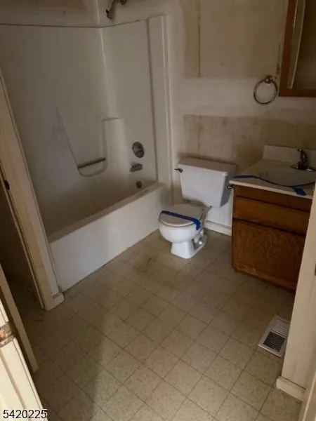 145 SO Arlington #A Unit A East Orange City, NJ 07018