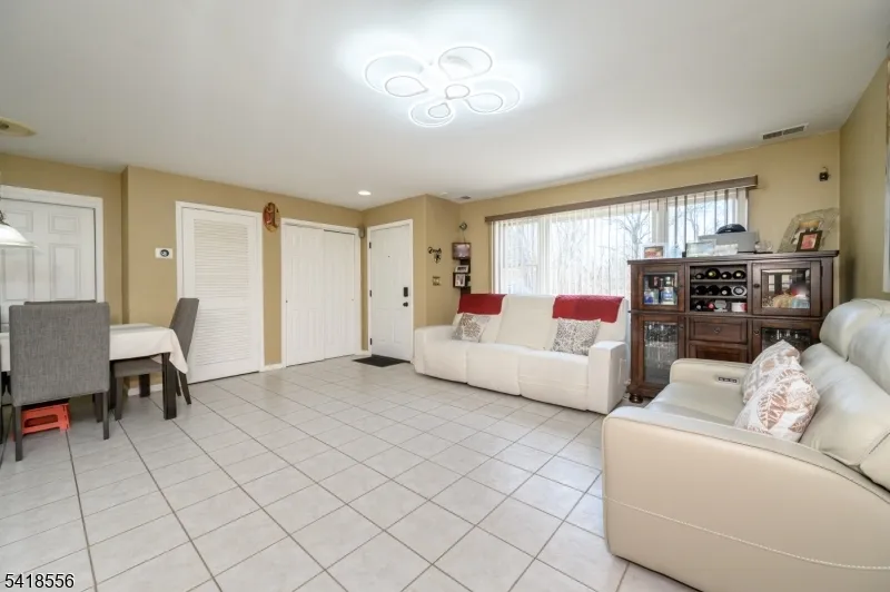 235 Dakota St Paterson City, NJ 07503