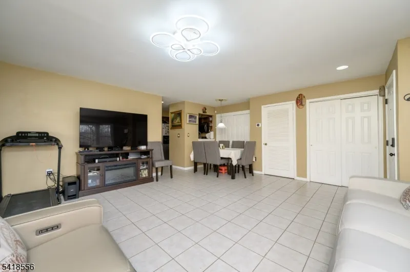 235 Dakota St Paterson City, NJ 07503