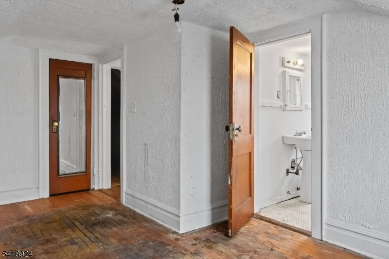 315 Meeker Ave Newark City, NJ 07112