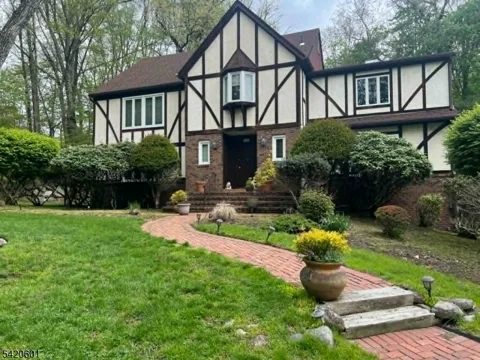 732 Mardinly Ave
