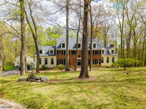 122 Forest Dr