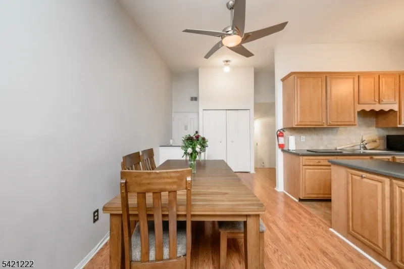 1614 Spruce Hills Dr Glen Gardner, NJ 08826