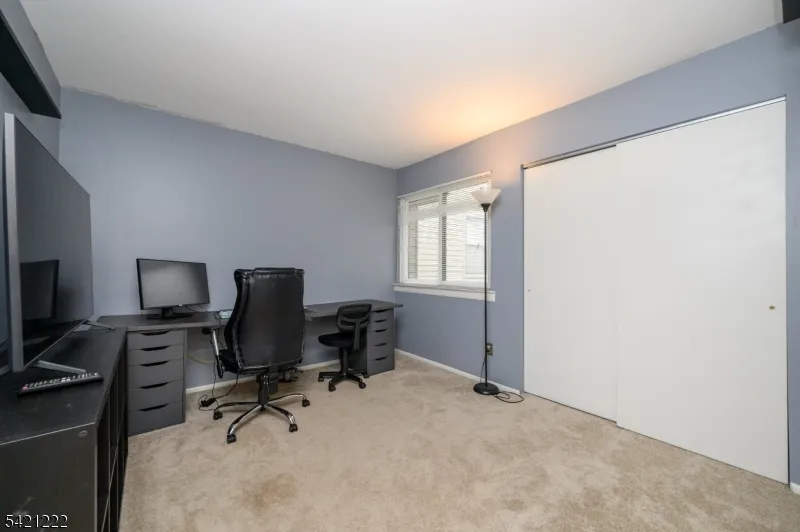 1614 Spruce Hills Dr Glen Gardner, NJ 08826