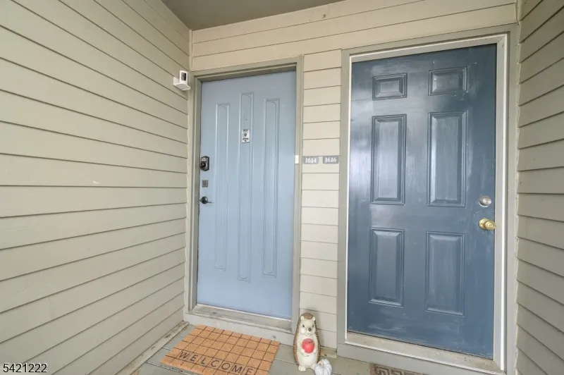 1614 Spruce Hills Dr Glen Gardner, NJ 08826
