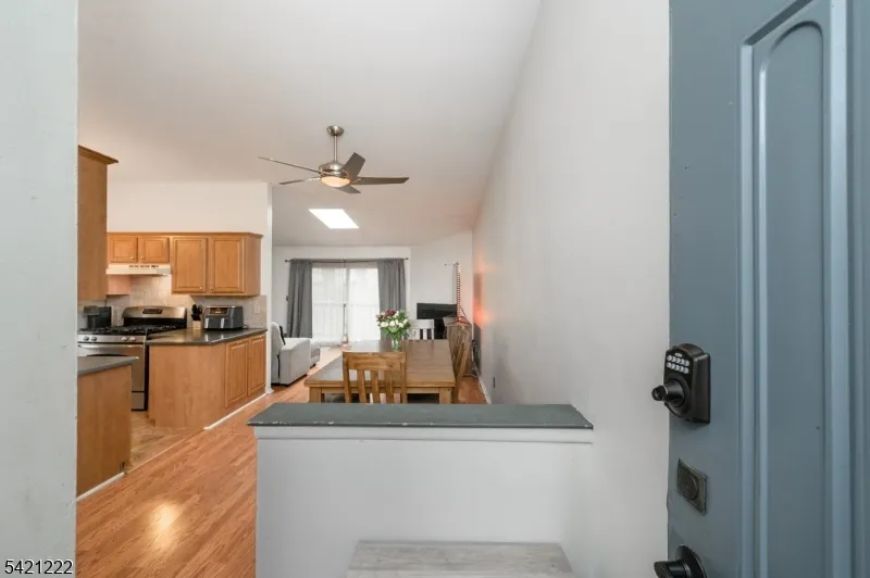 1614 Spruce Hills Dr Glen Gardner, NJ 08826