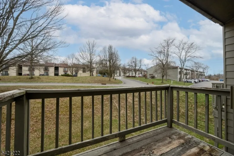 1614 Spruce Hills Dr Glen Gardner, NJ 08826