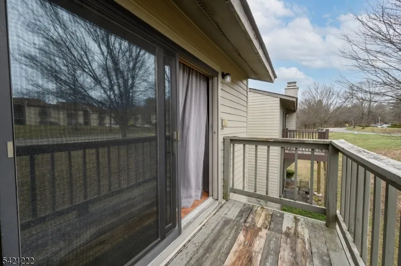 1614 Spruce Hills Dr Glen Gardner, NJ 08826