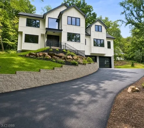85 Pine Brook Rd