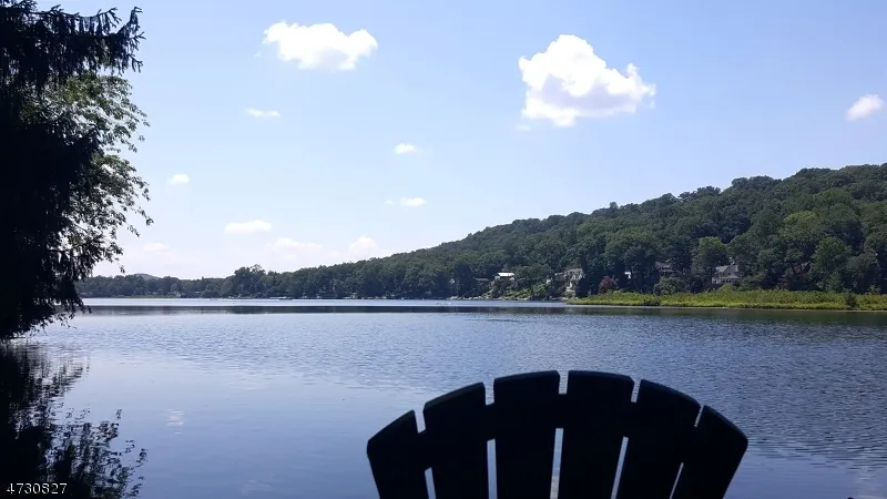 207 Larsens Dr Denville, NJ 07834