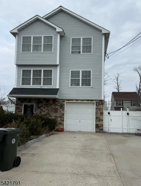 133 7Th St