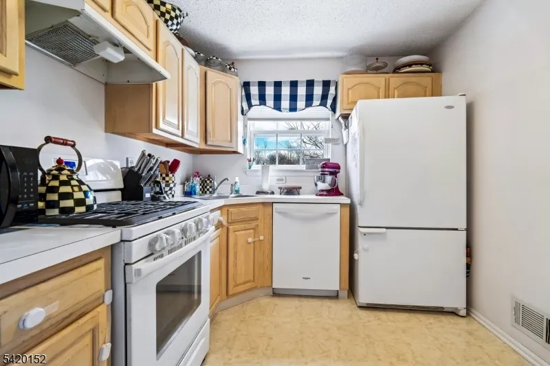 1317 Paddington Rd Mahwah, NJ 07430