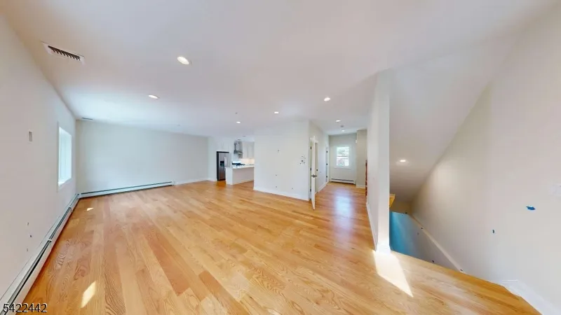 376 5Th Ave Paterson City, NJ 07514