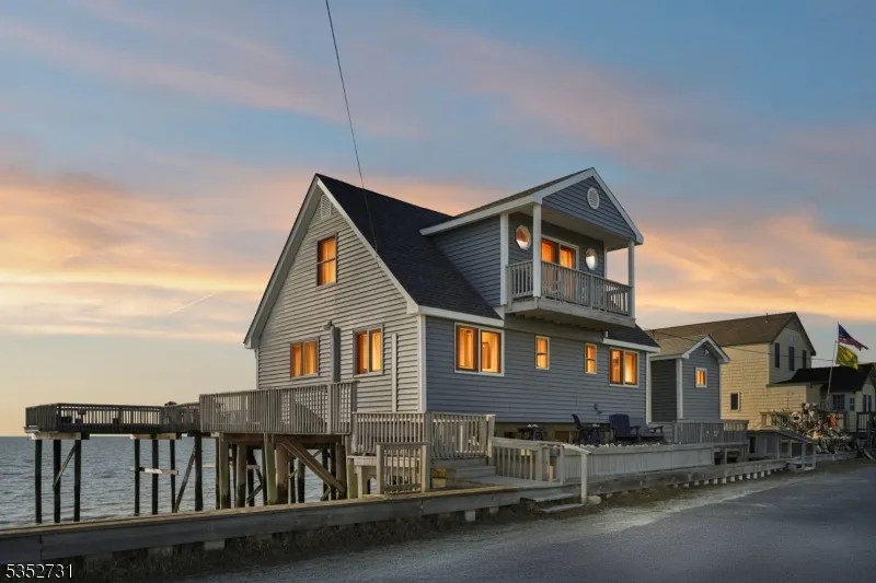 27 S Beach Ave Middle, NJ 08210