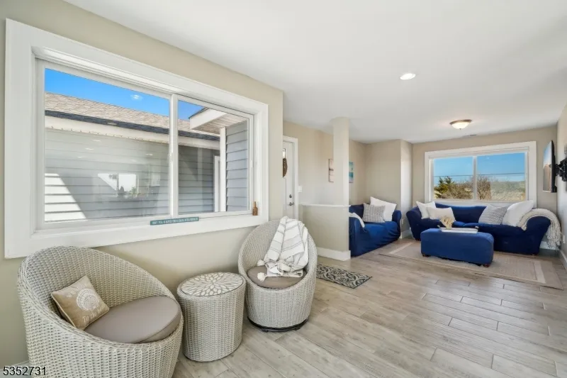 27 S Beach Ave Middle, NJ 08210