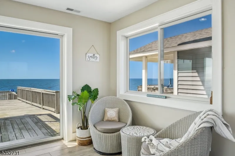 27 S Beach Ave Middle, NJ 08210