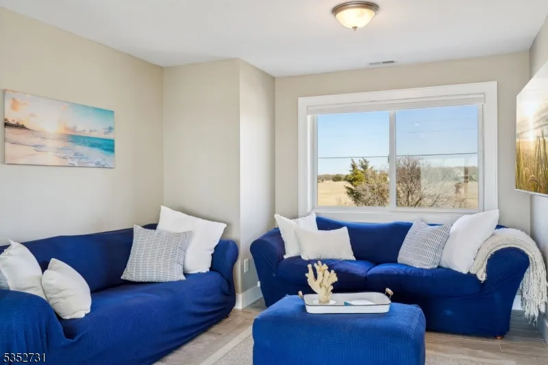 27 S Beach Ave Middle, NJ 08210