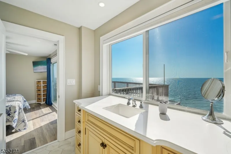 27 S Beach Ave Middle, NJ 08210