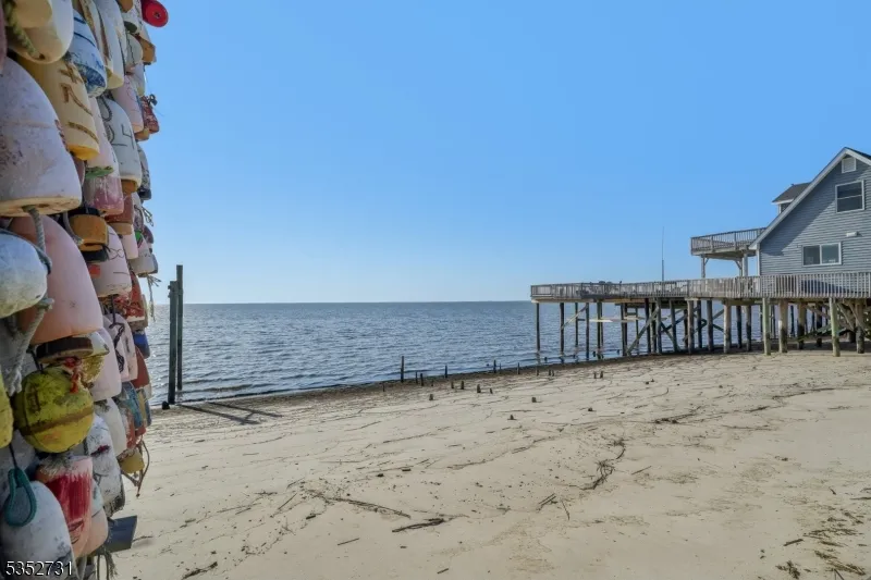 27 S Beach Ave Middle, NJ 08210
