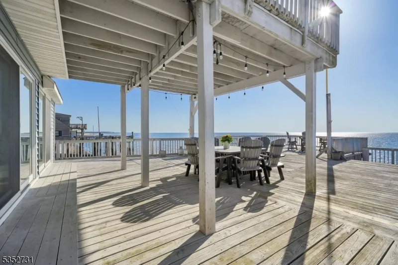 27 S Beach Ave Middle, NJ 08210