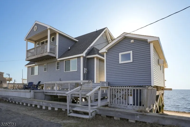 27 S Beach Ave Middle, NJ 08210