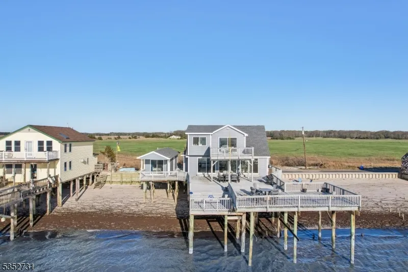 27 S Beach Ave Middle, NJ 08210
