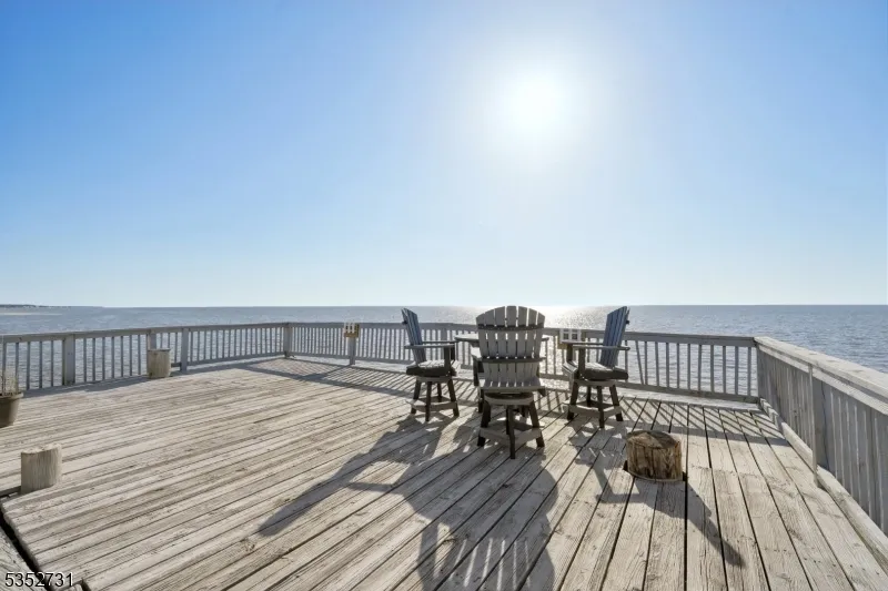 27 S Beach Ave Middle, NJ 08210
