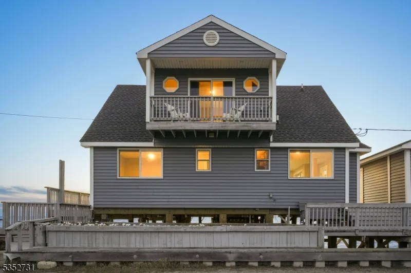 27 S Beach Ave Middle, NJ 08210