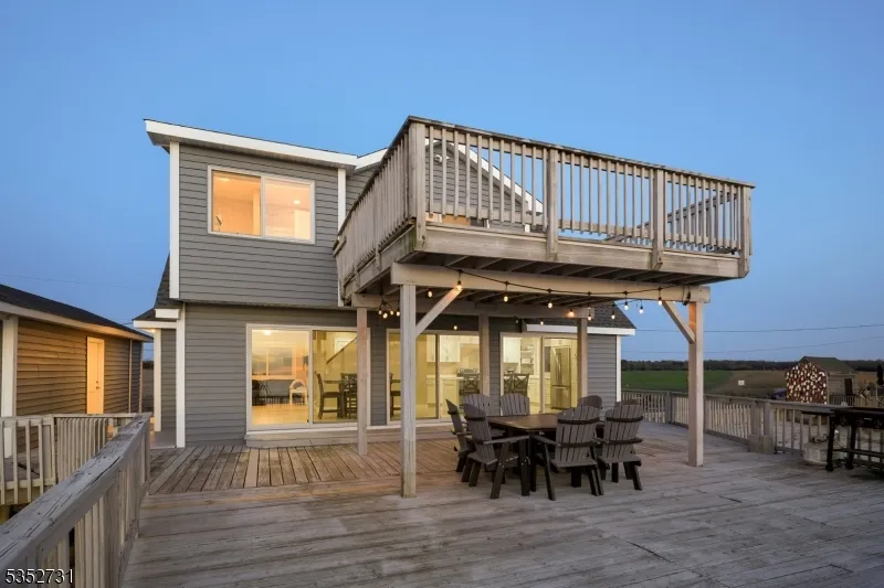 27 S Beach Ave Middle, NJ 08210