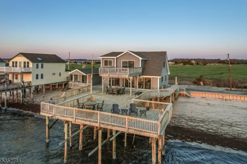 27 S Beach Ave Middle, NJ 08210