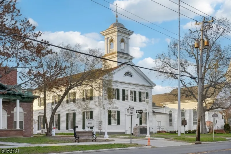 27 S Beach Ave Middle, NJ 08210