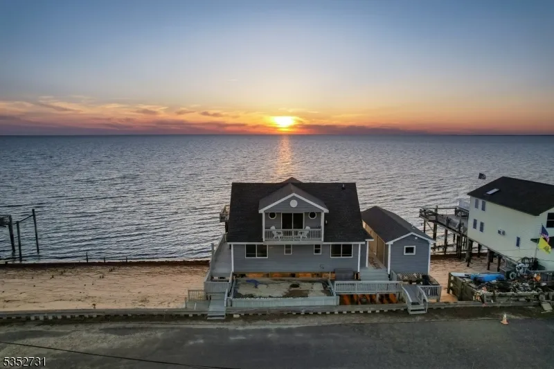 27 S Beach Ave Middle, NJ 08210