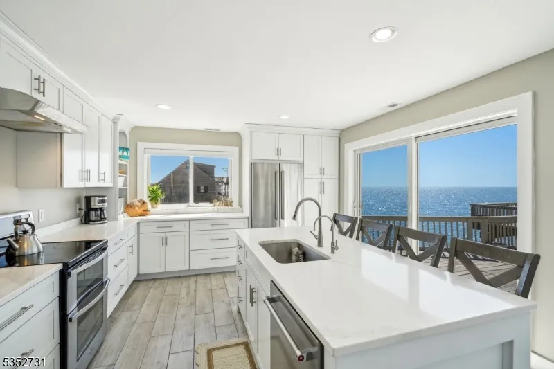 27 S Beach Ave Middle, NJ 08210