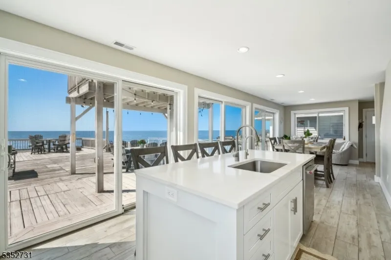 27 S Beach Ave Middle, NJ 08210