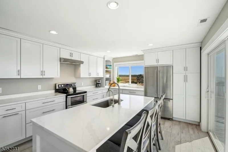 27 S Beach Ave Middle, NJ 08210