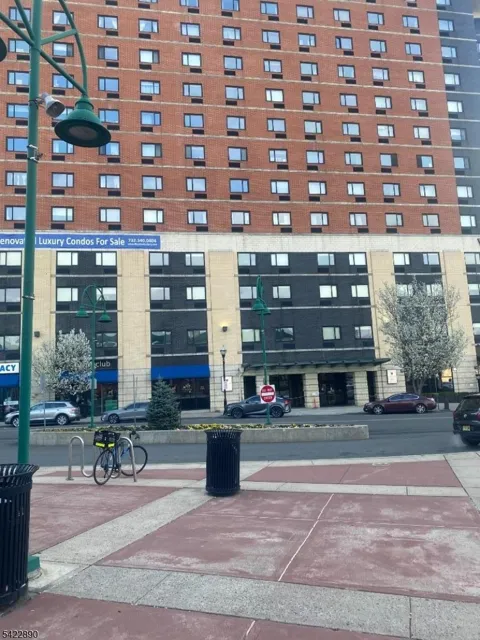 1 Carriage City Plz