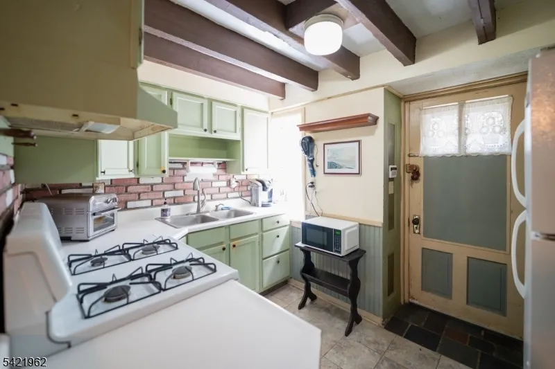1053 S Main St Phillipsburg Town, NJ 08865