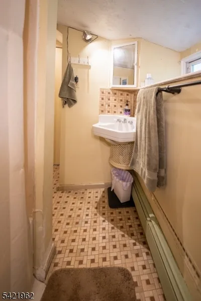 1053 S Main St Phillipsburg Town, NJ 08865