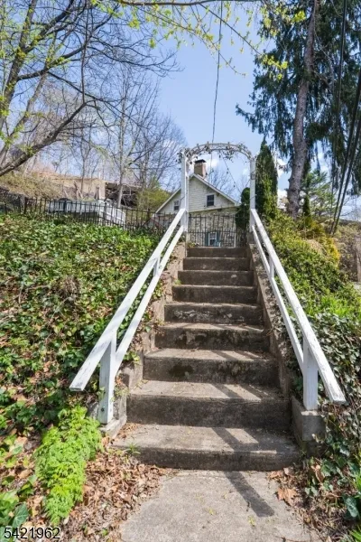 1053 S Main St Phillipsburg Town, NJ 08865