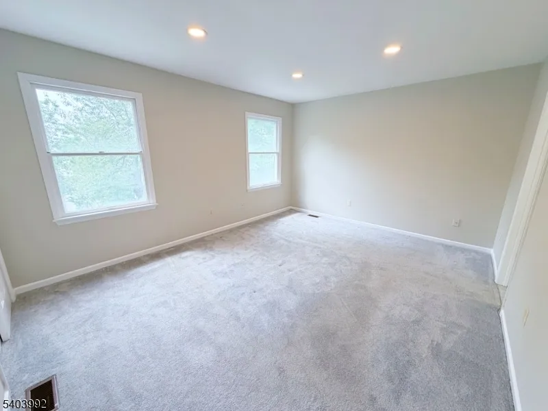 86 Wilton Ave Middlesex, NJ 08846