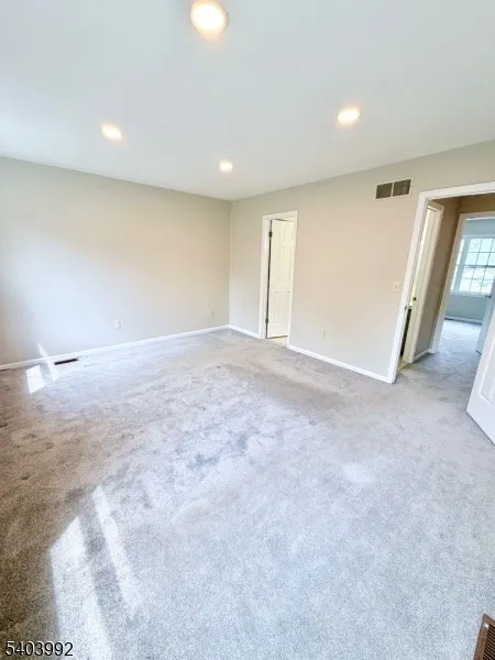 86 Wilton Ave Middlesex, NJ 08846