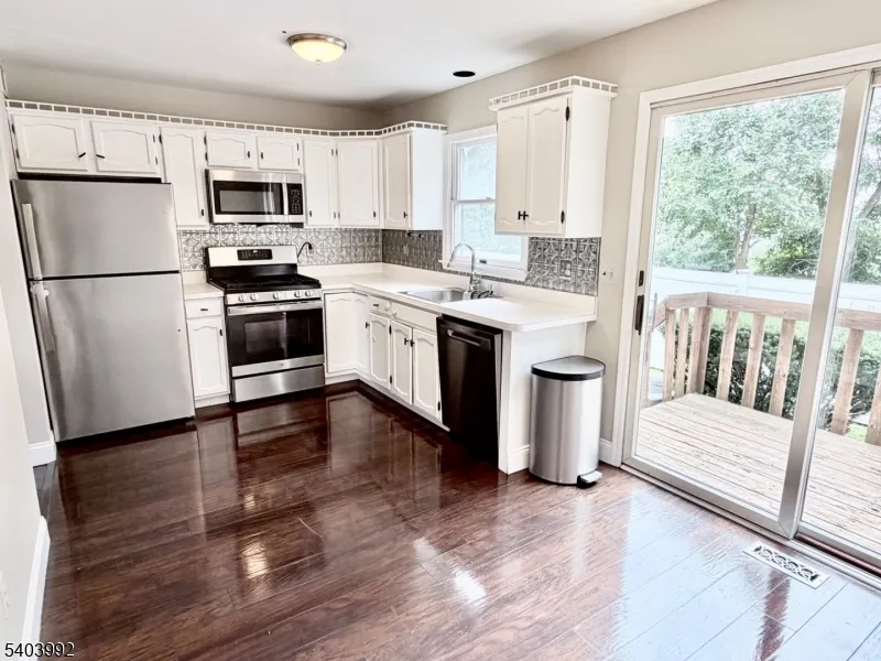 86 Wilton Ave Middlesex, NJ 08846