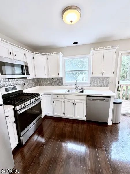 86 Wilton Ave Middlesex, NJ 08846