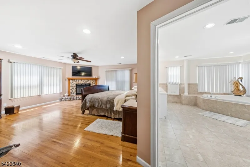 13 W   5Th Ave Linden City, NJ 07036
