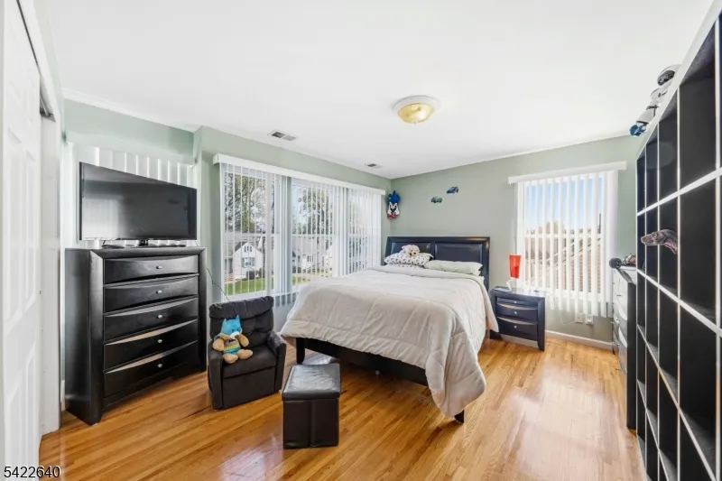 13 W   5Th Ave Linden City, NJ 07036